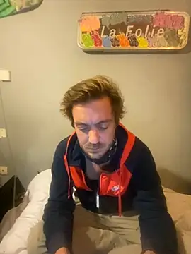 Snapshot of 3615-ULLA chatting on November 22, 8:29 pm 3615-ULLA online show from November 22, 8:29 pm