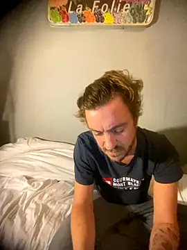 Snapshot of 3615-ULLA chatting on November 5, 4:04 am 3615-ULLA online show from November 5, 4:04 am