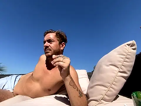 Snapshot of 3615-ULLA chatting on September 18, 11:57 am 3615-ULLA online show from September 18, 11:57 am