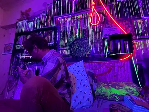 Snapshot of 3615-ULLA chatting on October 25, 5:24 pm 3615-ULLA online show from October 25, 5:24 pm