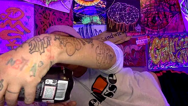 3615-ULLA online show from April 5, 10:05 pm