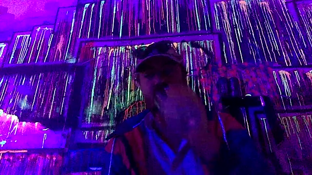 3615-ULLA online show from April 18, 3:36 pm