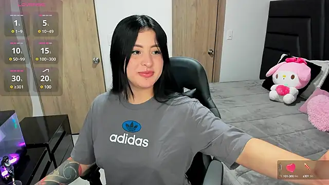 Snapshot of emmadoll chatting on March 19, 12:59 am emmadoll online show from March 19, 12:59 am