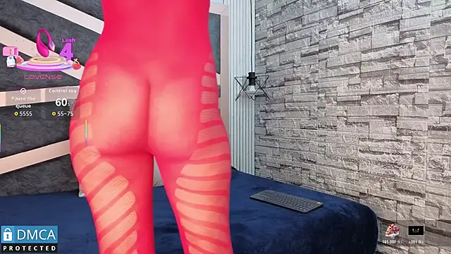 Clhoee  online show from November 14, 2:04 am