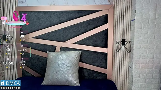 Clhoee  online show from November 8, 1:20 am