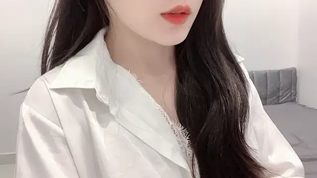    Lily    online show from May 1, 3:39 pm