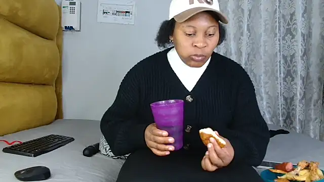 SexxyAddiict online show from April 21, 5:41 pm