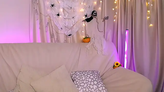 Snapshot of BagiraBella chatting on October 31, 11:18 am BagiraBella online show from October 31, 11:18 am