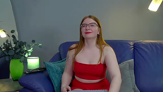 Snapshot of AliceAllisons chatting on September 9, 6:28 pm AliceAllisons online show from September 9, 6:28 pm