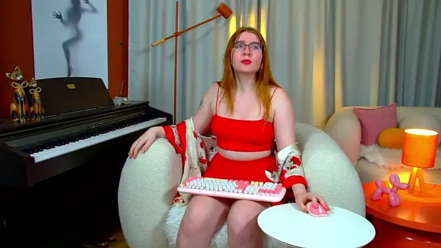 Snapshot of AliceAllisons chatting on September 30, 6:25 pm AliceAllisons online show from September 30, 6:25 pm