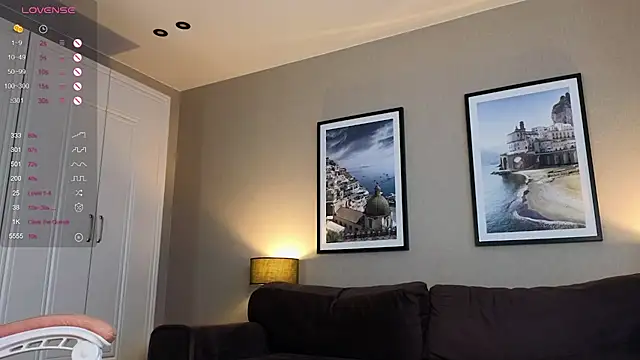 Snapshot of brightrays___ chatting on February 16, 2:10 am brightrays online show from February 16, 2:10 am