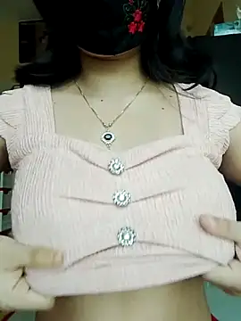 Snapshot of Sweet_Bindika07 chatting on September 30, 6:41 am Sweet Bindika07 online show from September 30, 6:41 am