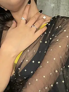 KARISHMA-STRIP online show from February 8, 6:55 am