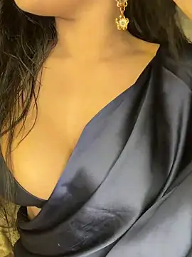 KARISHMA-STRIP online show from February 23, 9:15 pm