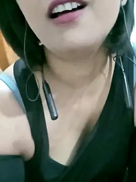 Snapshot of Queen_Kushi4 chatting on June 17, 7:57 pm Queen Kushi4 online show from June 17, 7:57 pm