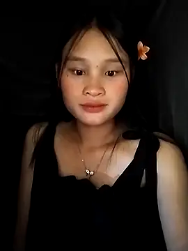 Snapshot of saronla_03 chatting on October 2, 3:15 pm saronla 03 online show from October 2, 3:15 pm