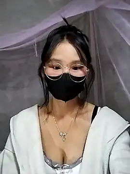 Snapshot of saronla_03 chatting on December 5, 7:12 pm saronla 03 online show from December 5, 7:12 pm