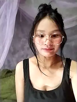 Snapshot of saronla_03 chatting on November 28, 2:06 pm saronla 03 online show from November 28, 2:06 pm