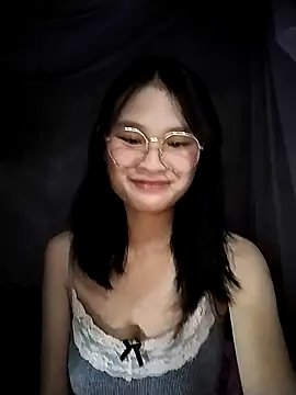 Snapshot of saronla_03 chatting on November 9, 1:37 pm saronla 03 online show from November 9, 1:37 pm