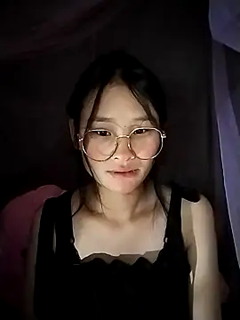 Snapshot of saronla_03 chatting on October 29, 8:24 am saronla 03 online show from October 29, 8:24 am