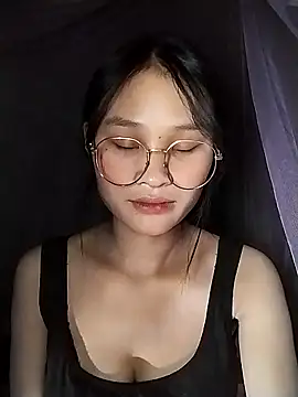 Snapshot of saronla_03 chatting on November 6, 1:15 pm saronla 03 online show from November 6, 1:15 pm