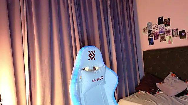 Snapshot of Jesica_mooon chatting on November 9, 1:31 am Jesica mooon online show from November 9, 1:31 am