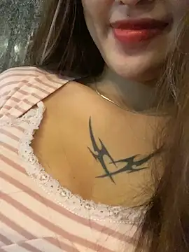   BabyShowPublic   online show from April 2, 1:40 pm