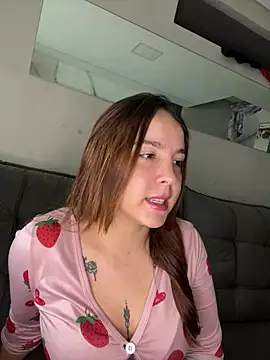 m0ranguinh0s2 online show from May 25, 2:05 pm