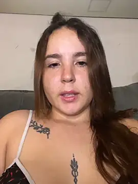 m0ranguinh0s2 online show from May 20, 2:19 am