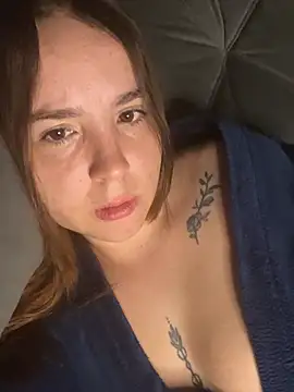 m0ranguinh0s2 online show from May 15, 2:53 am