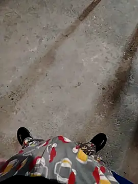 Snapshot of Alaver2587 chatting on February 15, 2:12 am Alaver2587 online show from February 15, 2:12 am