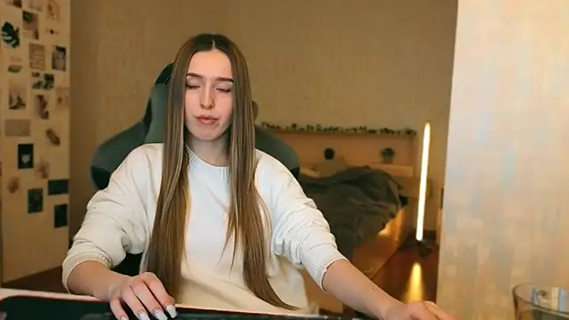 Snapshot of yourrdanceteacher chatting on February 21, 8:22 pm yourrdanceteacher online show from February 21, 8:22 pm