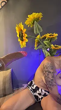 RACHELRUIZ online show from January 8, 9:54 pm