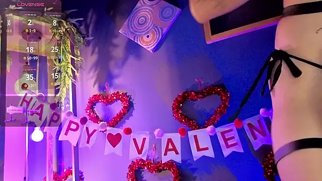 RACHELRUIZ online show from February 11, 11:59 pm