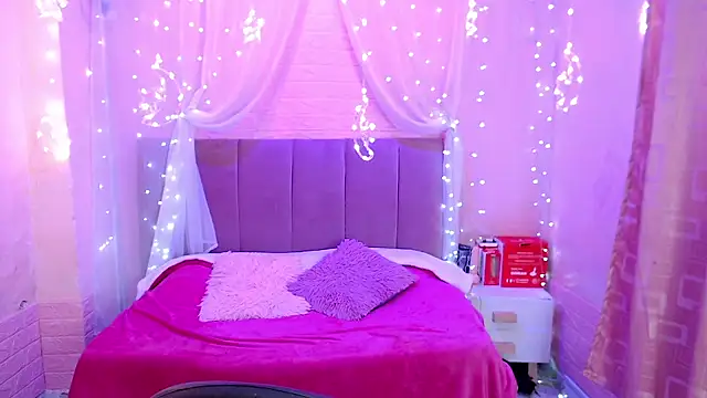 Snapshot of alaia_blue chatting on November 13, 2:54 pm alaia blue online show from November 13, 2:54 pm