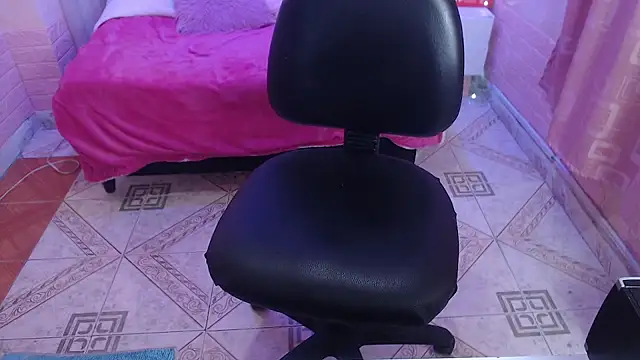 Snapshot of alaia_blue chatting on November 26, 1:44 pm alaia blue online show from November 26, 1:44 pm