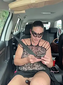 Nadja Noir online show from November 8, 11:25 am