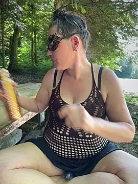 Nadja Noir online show from May 23, 3:44 pm
