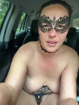 Nadja Noir online show from May 7, 2:42 pm