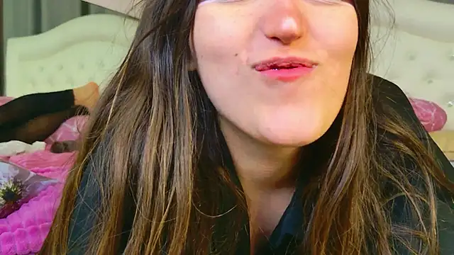 kamila blush online show from October 28, 10:03 am