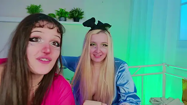 kamila blush online show from December 14, 8:09 am