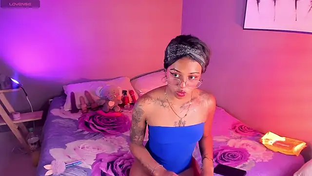 Snapshot of nyxmoonhells chatting on October 6, 7:47 pm nyxmoonhells online show from October 6, 7:47 pm