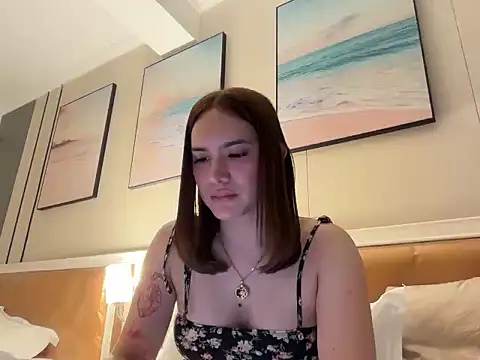 Snapshot of Yhanbeaufort18 chatting on October 25, 11:53 am Yhanbeaufort18 online show from October 25, 11:53 am