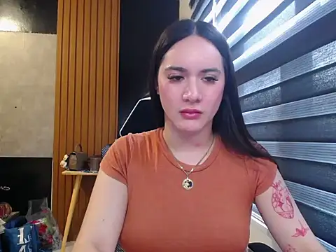 Snapshot of Yhanbeaufort18 chatting on September 18, 7:44 am Yhanbeaufort18 online show from September 18, 7:44 am
