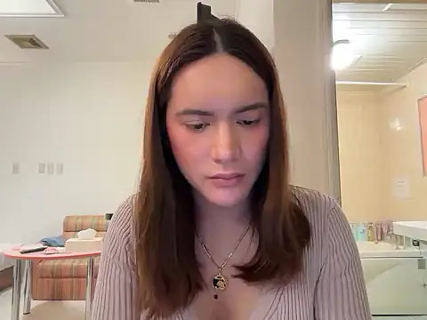 Snapshot of Yhanbeaufort18 chatting on February 6, 11:06 am Yhanbeaufort18 online show from February 6, 11:06 am