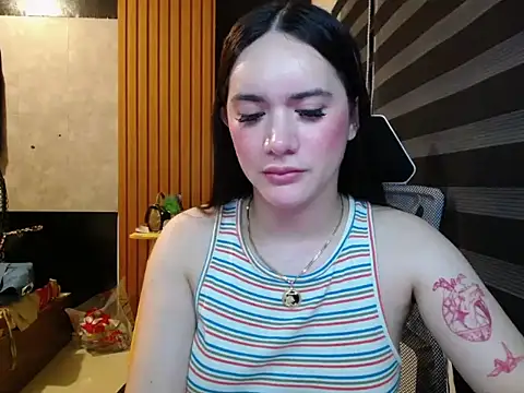 Snapshot of Yhanbeaufort18 chatting on September 19, 1:37 pm Yhanbeaufort18 online show from September 19, 1:37 pm