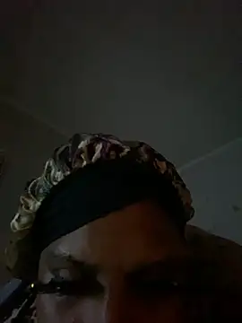 Snapshot of juicy92 chatting on October 5, 1:18 am juicy92 online show from October 5, 1:18 am