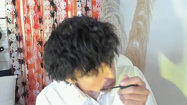 Snapshot of miilo_wolf chatting on October 15, 12:13 pm miilo wolf online show from October 15, 12:13 pm