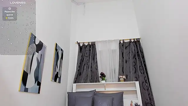 Mistt Mia online show from March 19, 6:30 pm