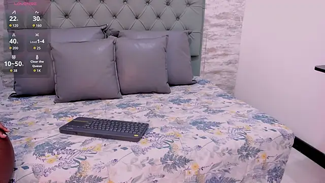 Snapshot of Mistt_Mia chatting on September 22, 8:37 pm Mistt Mia online show from September 22, 8:37 pm